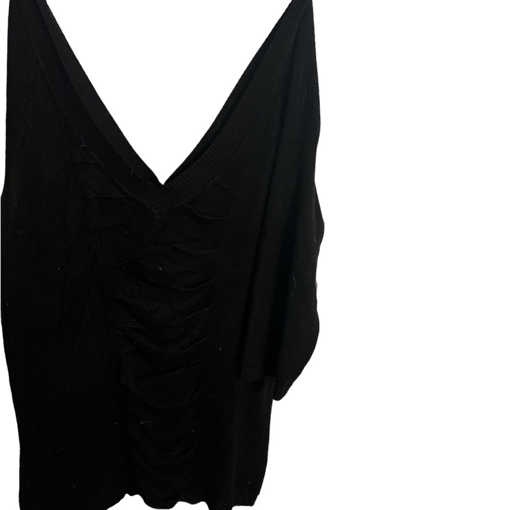 SALE! LE CHATEAU FITTED SWEATER 5/25!!